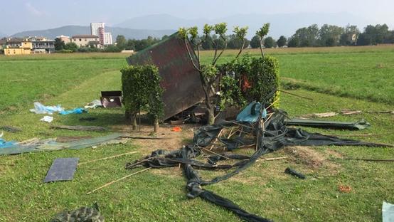 Cabaña de cazadores destruida en Brescia (Italia).